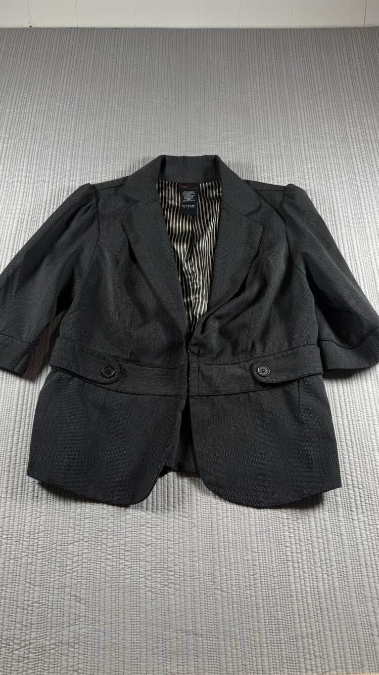 Torrid Cropped Blazer Women’s 0 ( 12 ) Gray Casual Chic Office Siren 3/4 Sleeves